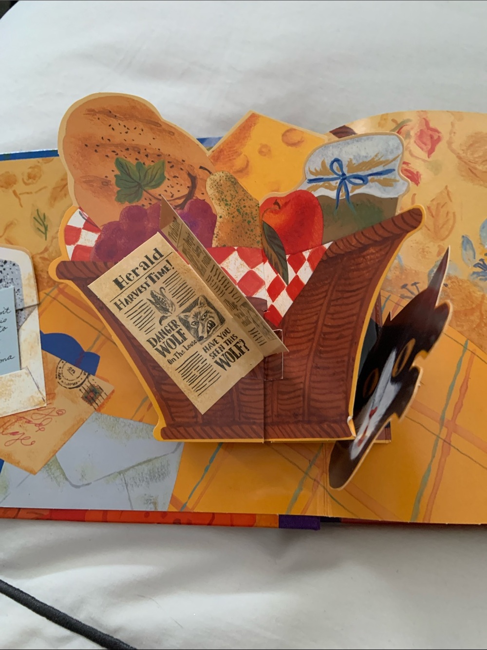 Retro Little Red Riding Hood Pop-Up Book - Red - Picture 2 of 9